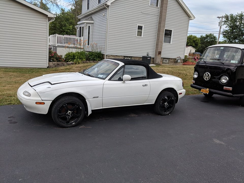 Illustration for article titled So... I made it about 7.5 Months into my Resolution, Then Cheap Miata Happened.